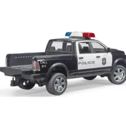 Bruder Polisbil RAM 2500 med båtkärra och figurer 02507