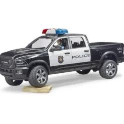Bruder Polisbil RAM 2500 med båtkärra och figurer 02507