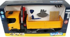 Bruder Scania Super 560R Lastbil med lyftkran och tillbehör 03551