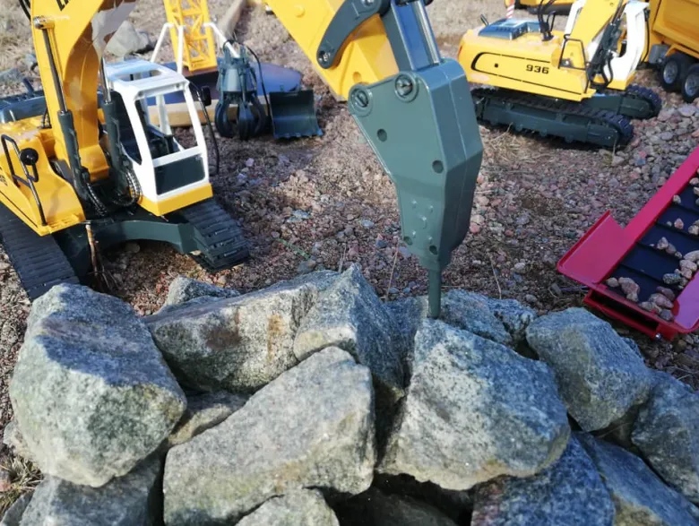 Hammare till radiostyrd grävmaskin Liebherr och Volvo - 1:20
