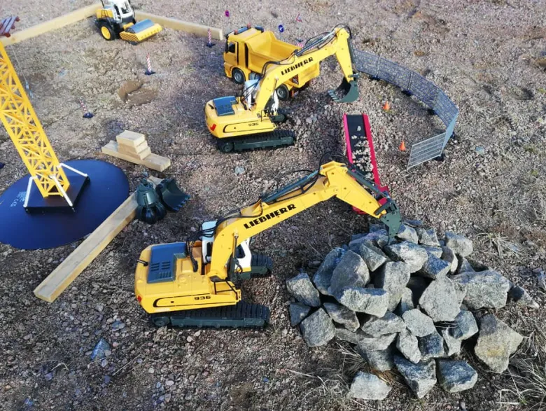 Hammare till radiostyrd grävmaskin Liebherr och Volvo - 1:20