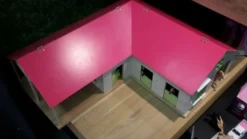 Häststall 4 st. stallboxar Deluxe Rosa till Schleich hästar Kids Globe 1:24