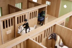 Häststall 7 st. stallboxar Rosa leksak till Schleich hästar Kids Globe 1:24