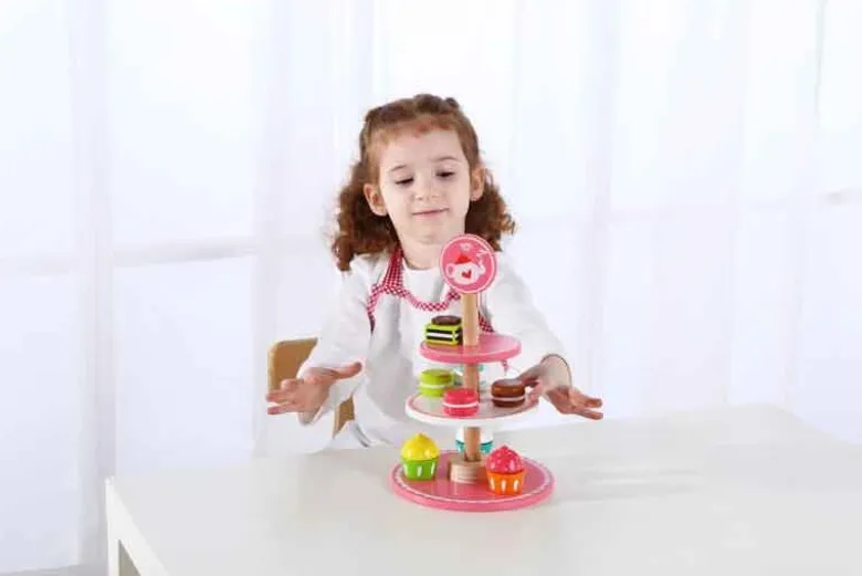 Kakfat med 8 st. kakor i trä Tooky Toy