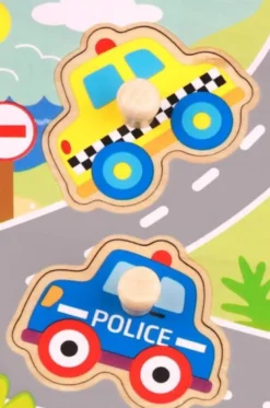 Knoppussel med figursågade fordon Tooky Toy
