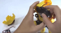 Leksaksrobot Tobbie med rörelsesensor