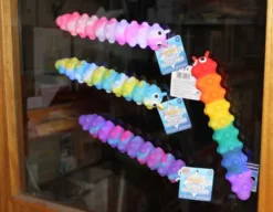Lysande larv Push Pop suction 3D Caterpillar med sugproppar, Pop It och ljus