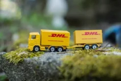 Siku Lastbil DHL med släp 1694