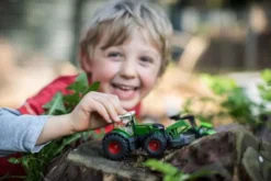 Siku Traktor Fendt 942 Vario med slåtterkross 2000 1:50