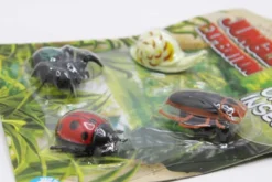 4 st. Insekter Krypande Fönsterklättrande